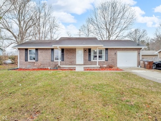 12386 S Hillview Dr, Columbus, IN 47201