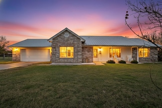 1303 Hutchins Ln, Springtown, TX 76082