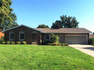 138 Crestview Dr, Rossville, IN 46065
