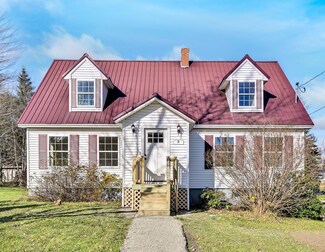 10 Birchwood Ave, Bangor, ME 04401