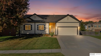 9706 Florence St, La Vista, NE 68128