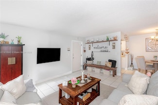 10816 N Kendall Dr Unit R17, Miami, FL 33176
