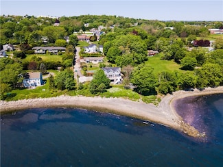 18 Sunset Ln, Portsmouth, RI 02871