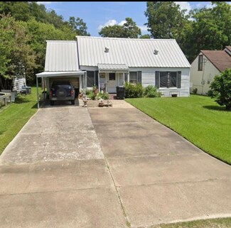 156 Hilldale Dr, Nederland, TX 77627