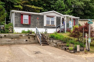 11 Trail St, Franklin, NH 03235