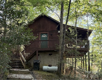 377 Fernwood Dr, Bryson City, NC 28713