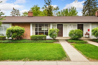 283 Crestwood Village, Northfield, IL 60093