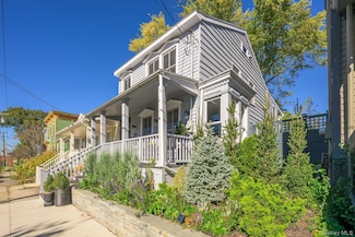 238 Allen St, Hudson, NY 12534