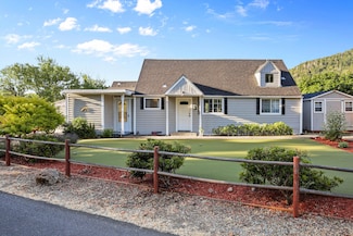 284 N 1st Ave, Gold Hill, OR 97525