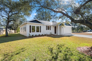 2910 Ferris Dr, Navarre, FL 32566