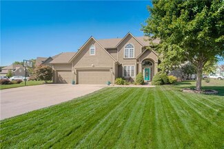 453 NE Lakes Edge Dr, Lees Summit, MO 64064