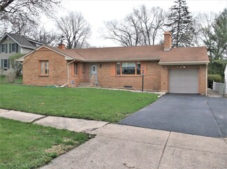 624 N Jefferson Ave, Dixon, IL 61021