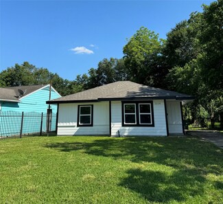 5210 Tarawa Rd, Houston, TX 77033