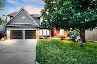 11656 S Parkwood Dr, Olathe, KS 66061
