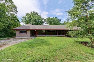5985 NW 48th St, Kansas City, MO 64151