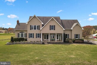 5826 Rolling Dr, Derwood, MD 20855