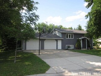 460 W Sharon St, Le Center, MN 56057