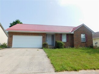 227 Maple Ridge Dr, Wilmington, OH 45177