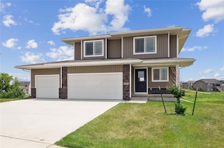 525 NW Rosemont Dr, Waukee, IA 50263