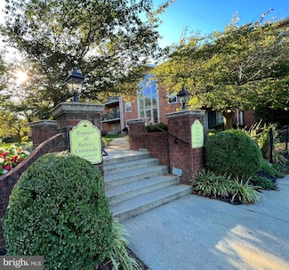 3330 Spring Ln Unit D-12, Baileys Crossroads, VA 22041