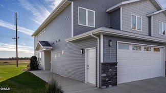 3811 Stacy Dr, Bismarck, ND 58504