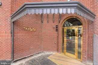 1099 22nd St NW Unit 206, Washington, DC 20037