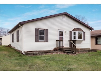 325 S Woodworth St, Elmwood, WI 54740