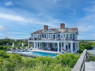 202 Dune Rd, Quogue, NY 11959