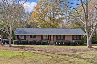 1949 Candlewick Dr, Fort Mill, SC 29715