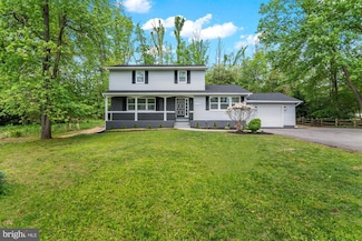242 Falcon Dr, Pasadena, MD 21122