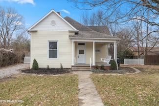 112 E Inskip Dr, Knoxville, TN 37912