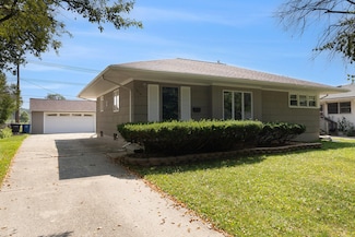 1610 Saunders Crescent, Ann Arbor, MI 48103