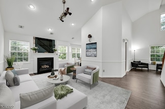 591 Hartford Dr, Nutley, NJ 07110