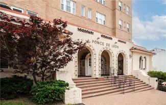 4555 Main St Unit 204, Kansas City, MO 64111