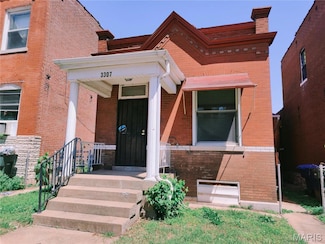 3307 Winnebago St, Saint Louis, MO 63118