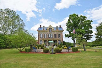 1892 McClellandtown Rd, Masontown, PA 15461