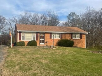 1077 Ross Rd, Vinton, VA 24179