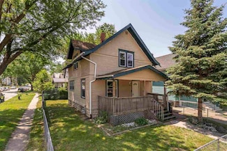 1557 7th Ave SE, Cedar Rapids, IA 52403