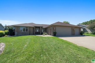 104 Cedar Ln, Rock Rapids, IA 51246