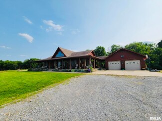 313 Double C Farm Ln, Dongola, IL 62926