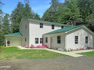 190 Snake Rd, Ebensburg, PA 15931