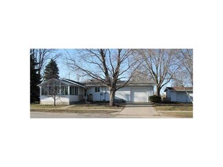 306 1st Ave N, Oxford Junction, IA 52323