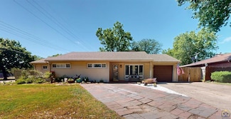 3901 SW 26th St, Topeka, KS 66614