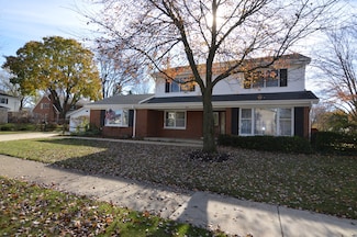 2405 E Miner St, Arlington Heights, IL 60004
