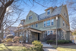 250 School St, Watertown, MA 02472