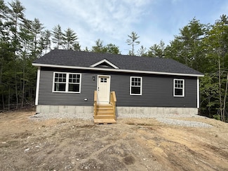 32 Raptor Ridge Rd, Limerick, ME 04048