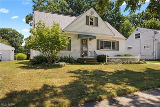 6251 Anita Dr, Parma Heights, OH 44130