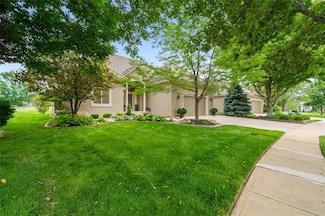 9917 Fountain Cir, Lenexa, KS 66220
