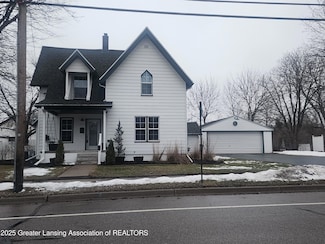 832 W Jefferson St, Grand Ledge, MI 48837