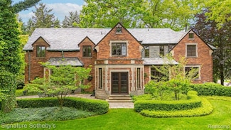 401 Dunston Rd, Bloomfield Hills, MI 48304